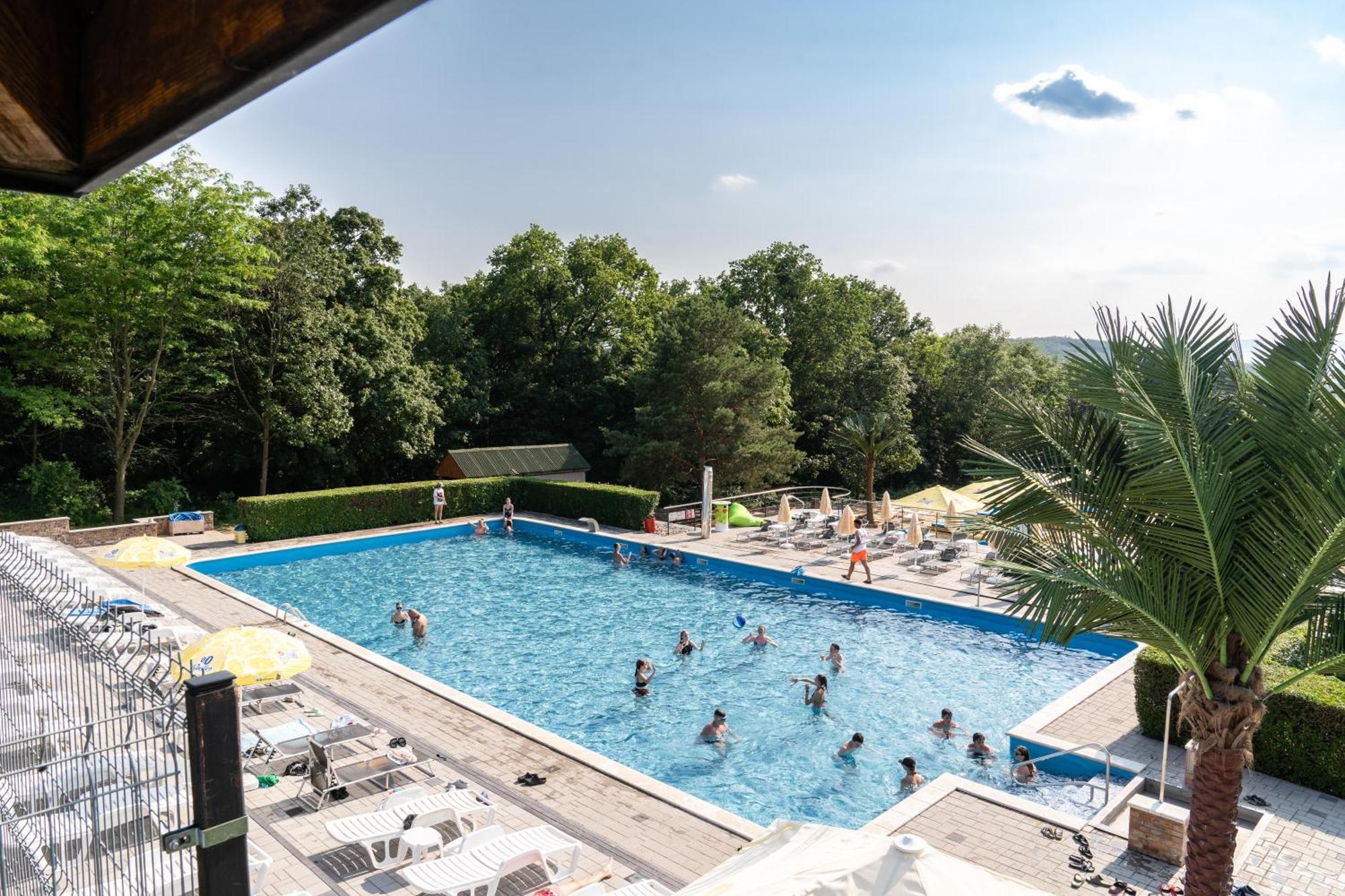 Chaty - Resort Aqua Maria Веляты Экстерьер фото